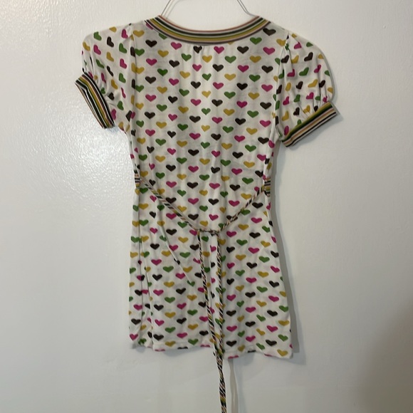 5 7 9 small white with hearts top shirt blouse made in USA 65% poly 35% rayon - Picture 4 of 5